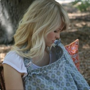 Hooter Hiders Nursing Cover - Mariposa - NWT